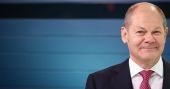 FAZ: Παραμένει στη γραμμή Σόιμπλε ο Σολτς