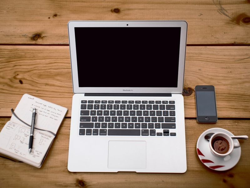 MacBook: Αυτά είναι τα αξεσουάρ που κάθε χρήστης χρειάζεται