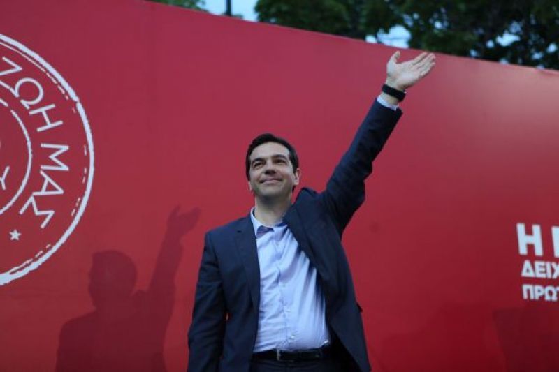 Δημοσκόπηση: Ναι στον Τσίπρα αλλά "μαύρο" για οικονομία &amp; μεταναστευτικό