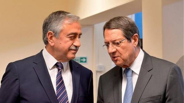 Προ των πυλών η κρίσιμη συνάντηση Αναστασιάδη-Ακιντζί - Η ατζέντα