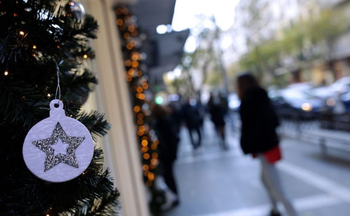 Καταστήματα – Σουπερμάρκετ: Το εορταστικό ωράριο μέχρι την Πρωτοχρονιά