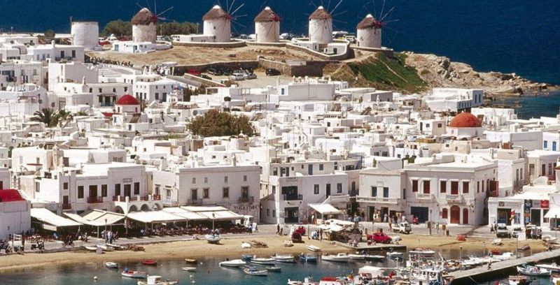 Συνεχίζονται οι έλεγχοι στα νησιά-Λουκέτα σε Σπέτσες, Σαντορίνη και Νάξο