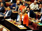 Το ΠΑΣΟΚ έπιασε τη Χρυσή Αυγή και ετοιμάζει… προσπέραση