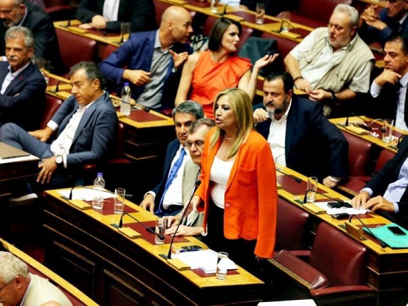 Το ΠΑΣΟΚ έπιασε τη Χρυσή Αυγή και ετοιμάζει… προσπέραση