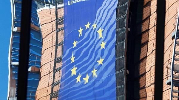 Η Κομισιόν ζητά παράταση των ταξιδιωτικών περιορισμών έως 15 Μαΐου