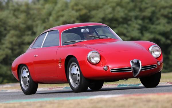 Alfa Romeo Summer Stories: Giulietta SZ: Σμιλεύοντας τον άνεμο