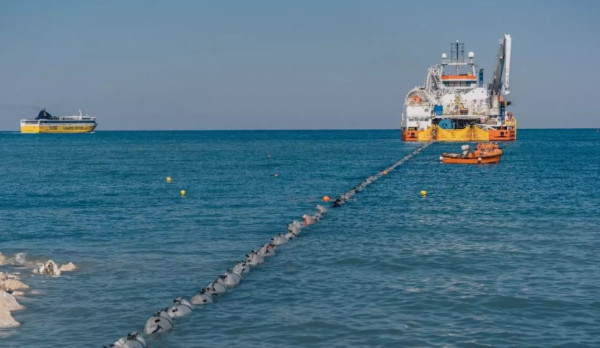 ΑΔΜΗΕ: Όφελος 5 δισ. ευρώ φέρνει η ηλεκτρική διασύνδεση Κρήτης-Αττικής μέχρι το 2035