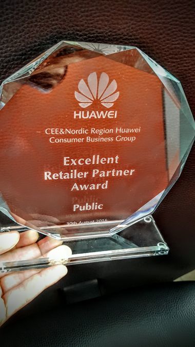 Βραβεύτηκαν τα Public από τη Huawei