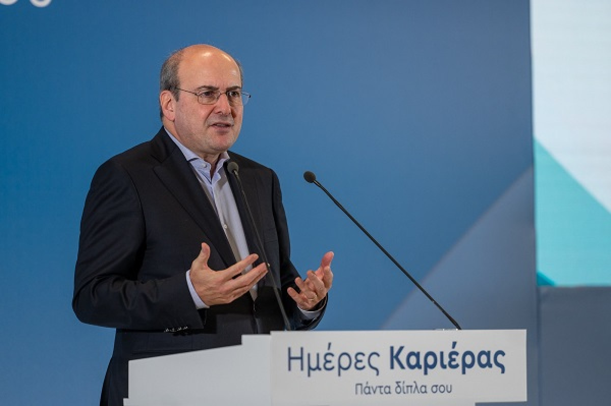 Χατζηδάκης για κατώτατο μισθό: Θα έχει μπροστά το ψηφίο «7»