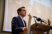 Στη Νίσυρο με υποσχέσεις ενίσχυσης της νησιωτικής πολιτικής ο Τσίπρας