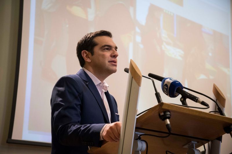 Στη Νίσυρο με υποσχέσεις ενίσχυσης της νησιωτικής πολιτικής ο Τσίπρας
