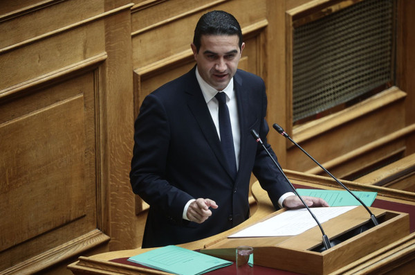 Κατρίνης: Κεφαλικός φόρος στους ελεύθερους επαγγελματίες με τη «σφραγίδα» Μητσοτάκη