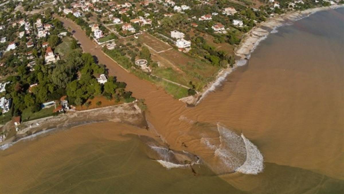 Στα σκαριά σχέδιο καταγραφής επικίνδυνων περιοχών για πυρκαγιές και πλημμύρες