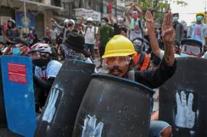 Μιανμάρ: Η Χούντα πυροβολεί διαδηλωτές- Ένας νεκρός-Διεθνείς αντιδράσεις