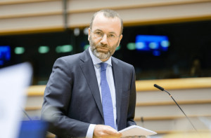 Βέμπερ: Εμπάργκο πωλήσεων όπλων στην Τουρκία-Απαράδεκτο να απειλείται η Ελλάδα