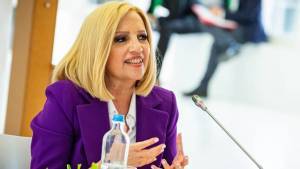 Η Φώφη και τα… φιστίκια του πολέμου
