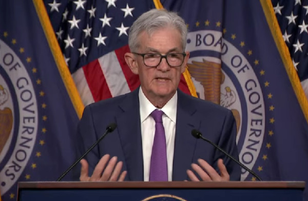 Πάουελ (Fed): Δεν βλέπει πρόοδο στον πληθωρισμό-Όχι σε νέα αύξηση επιτοκίων
