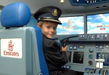 Η Emirates διασκεδάζει τους μικρούς επιβάτες της και φέτος το καλοκαίρι