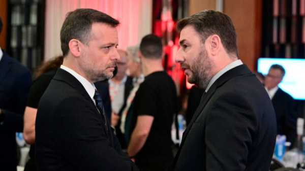 «Σφαίρες» πάνω από τον Ανδρουλάκη στο ΠΑΣΟΚ-Επίσημα δελφίνος ο Δούκας