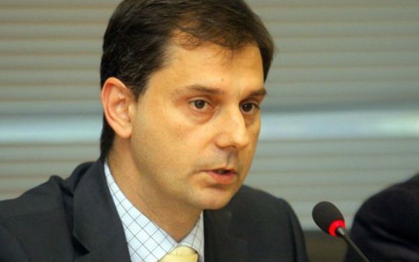 Θεοχάρης: Η πολιτική ηγεσία του υπουργείου Οικονομικών θα αποφασίσει αν θα δοθεί παράταση για την πληρωμή των τελών