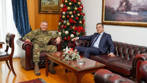Συνάντηση Φλώρου με τον νέο αντιπρόσωπο της Ελλάδας στο ΝΑΤΟ
