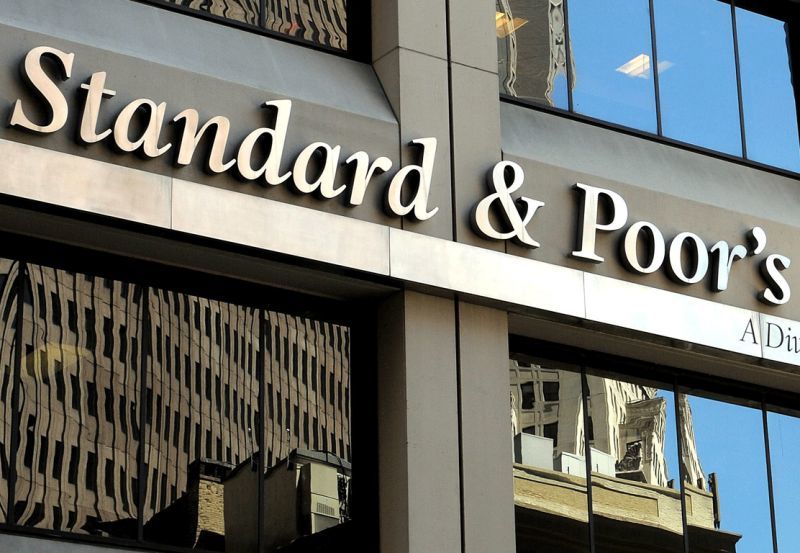S&amp;P: Άμεση υποβάθμιση του αξιόχρεου της Βρετανίας σε περίπτωση Brexit
