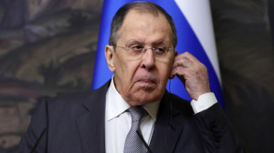 Λαβρόφ: Αδέξιες οι προσπάθειες των Ευρωπαίων να αλλάξουν τη θέση Τραμπ για την Ουκρανία