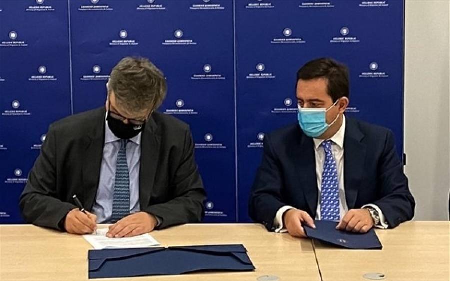 Υπογράφηκε η σύμβαση με τη ΜΕΤΚΑ για τις κλειστές δομές