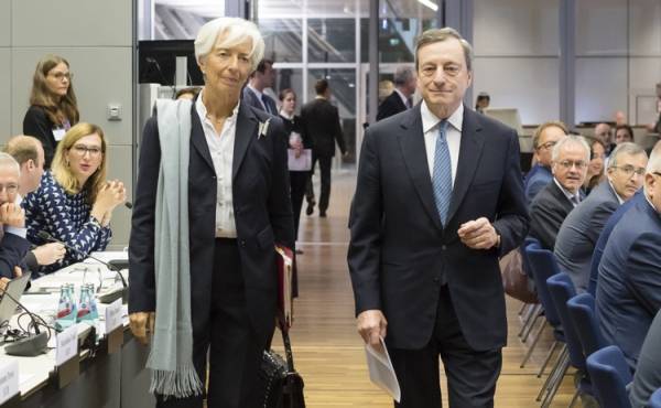 DW: Η Λαγκάρντ στη γραμμή Ντράγκι