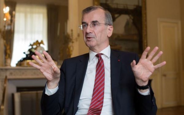 Βιλερουά-ΕΚΤ: Δεν χρειαζόμαστε «χρήμα από ελικόπτερο»