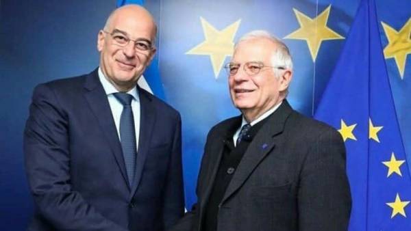 Για τις εξελίξεις στην Ουκρανία μίλησαν Δένδιας- Μπορέλ