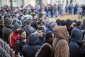 Υπεράνω... χρημάτων η κυβέρνηση για τα ευρωκονδύλια για τους πρόσφυγες!
