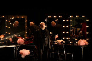 Συν &amp; Πλην: «Η άλλη πλευρά της καταιγίδας» στην Πειραιώς 260