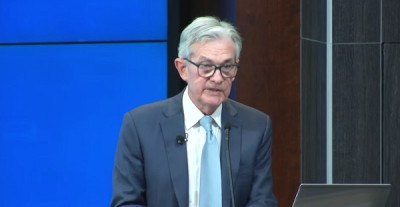 Fed: Για επιβράδυνση της αύξησης των επιτοκίων μίλησε ο Πάουελ