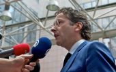 Ο Ντάισελμπλουμ πετάει το μπαλάκι στους Θεσμούς