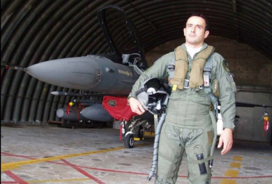 17 χρόνια από τον θάνατο του σμηναγού Ηλιάκη-Τα μηνύματα Παναγιωτόπουλου-Φλώρου