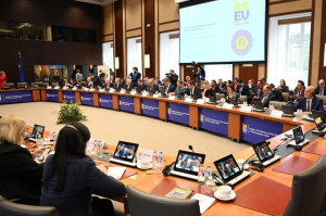 Δένδιας: Θετικά δεκτή η προσφορά της Ελλάδας για τις «ΑΣΠΙΔΕΣ»