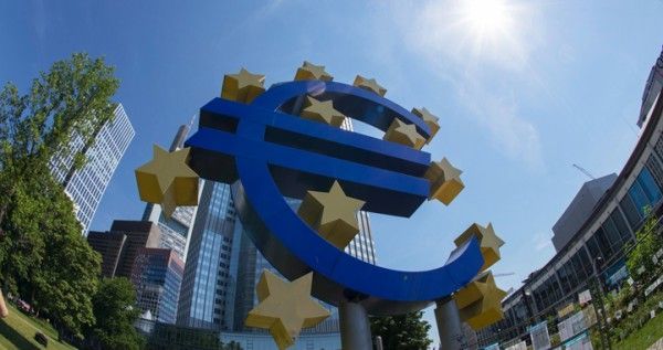 Η ΕΚΤ σταματά την παροχή ρευστότητας στην Ελλάδα αν δεν υπάρξει συμφωνία το 2014, σύμφωνα με τη Handelsblatt