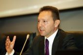 Στουρνάρας: Διαψεύδει κατηγορηματικά συνάντηση με Σημίτη