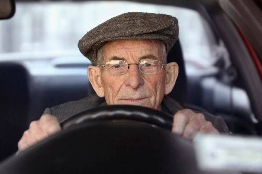 Παράταση στα διπλώματα οδήγησης των άνω των 74 ετών