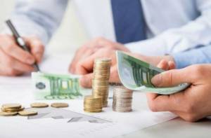 Η παράταση της καραντίνας κάνει «βουνό» τις υποχρεώσεις των ΜμΕ