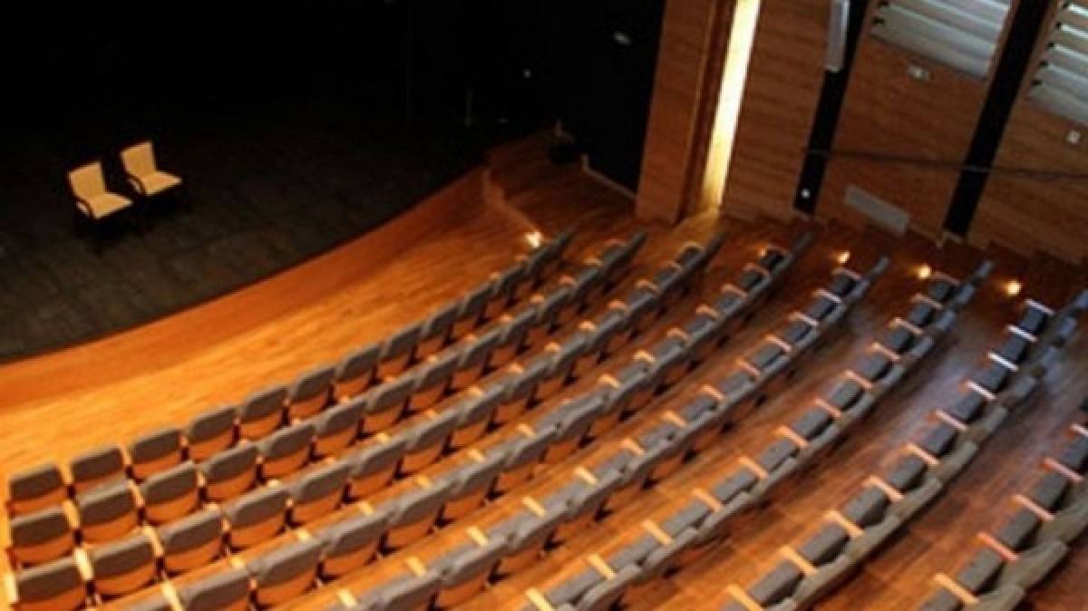 Μείωση 5,1% στον αριθμό των θεατών στα θέατρα το 2019