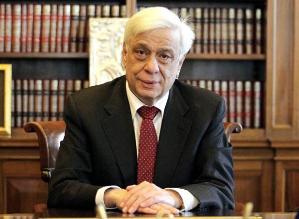 Παυλόπουλος: Χρέος μας να υπερασπισθούμε τη Δημοκρατία