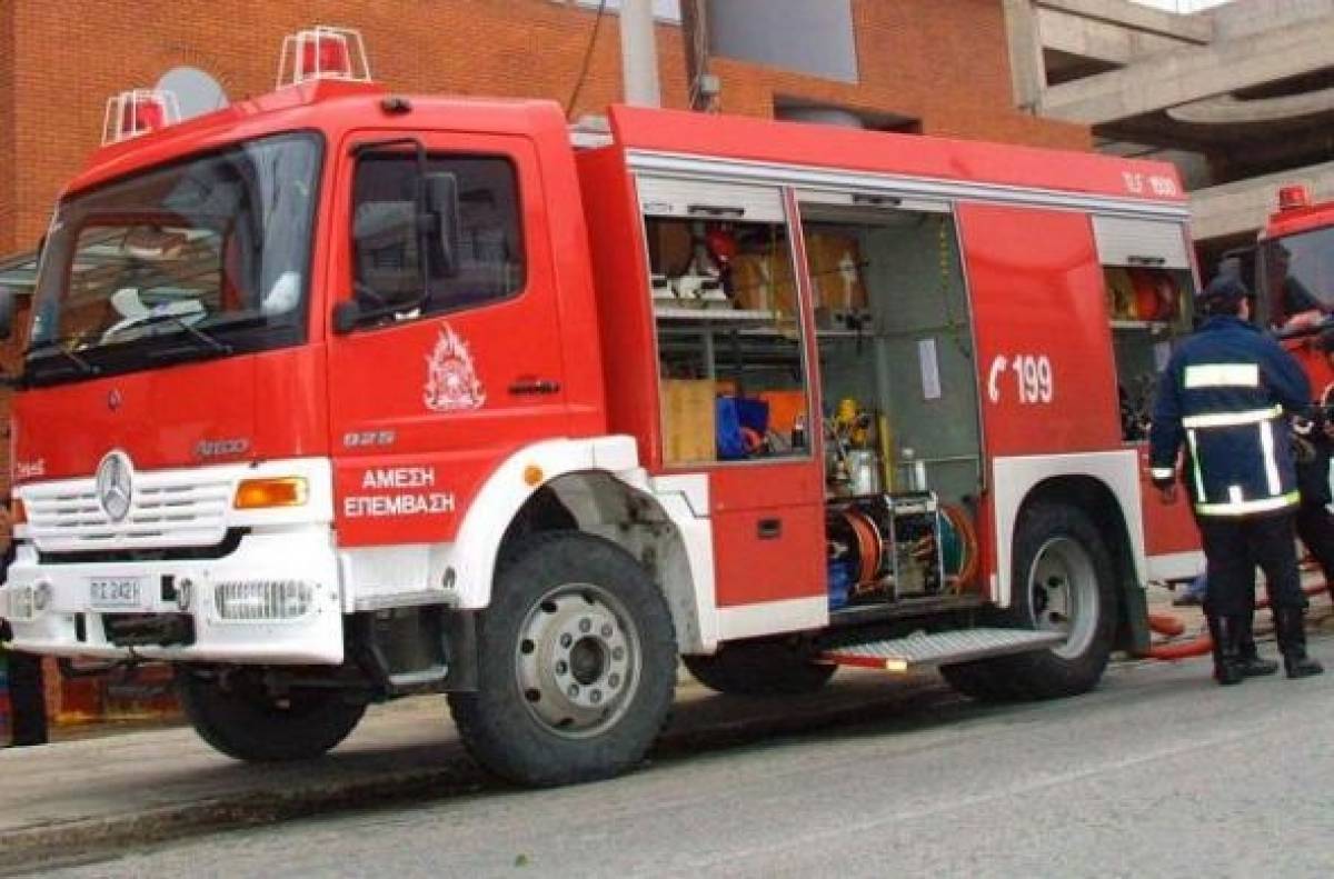 Σε εξέλιξη πυρκαγιά στη Νέα Μάκρη