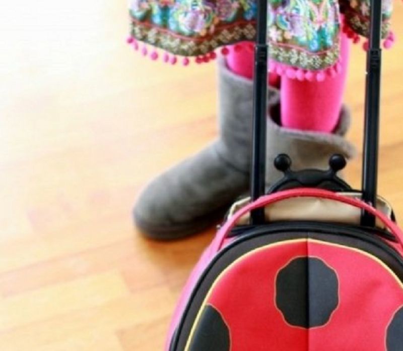 Πώς να προστατέψετε την πλάτη του παιδιού από το βάρος της σάκας του