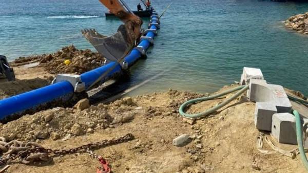 Ολοκληρώθηκε η πόντιση του υποθαλάσσιου αγωγού υδροδότησης στην Αίγινα