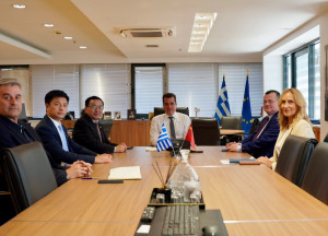 Συνάντηση Πλεύρη με τον Πρέσβη της Λαϊκής Δημοκρατίας της Κίνας Fang Qiu για «χρυσή βίζα»