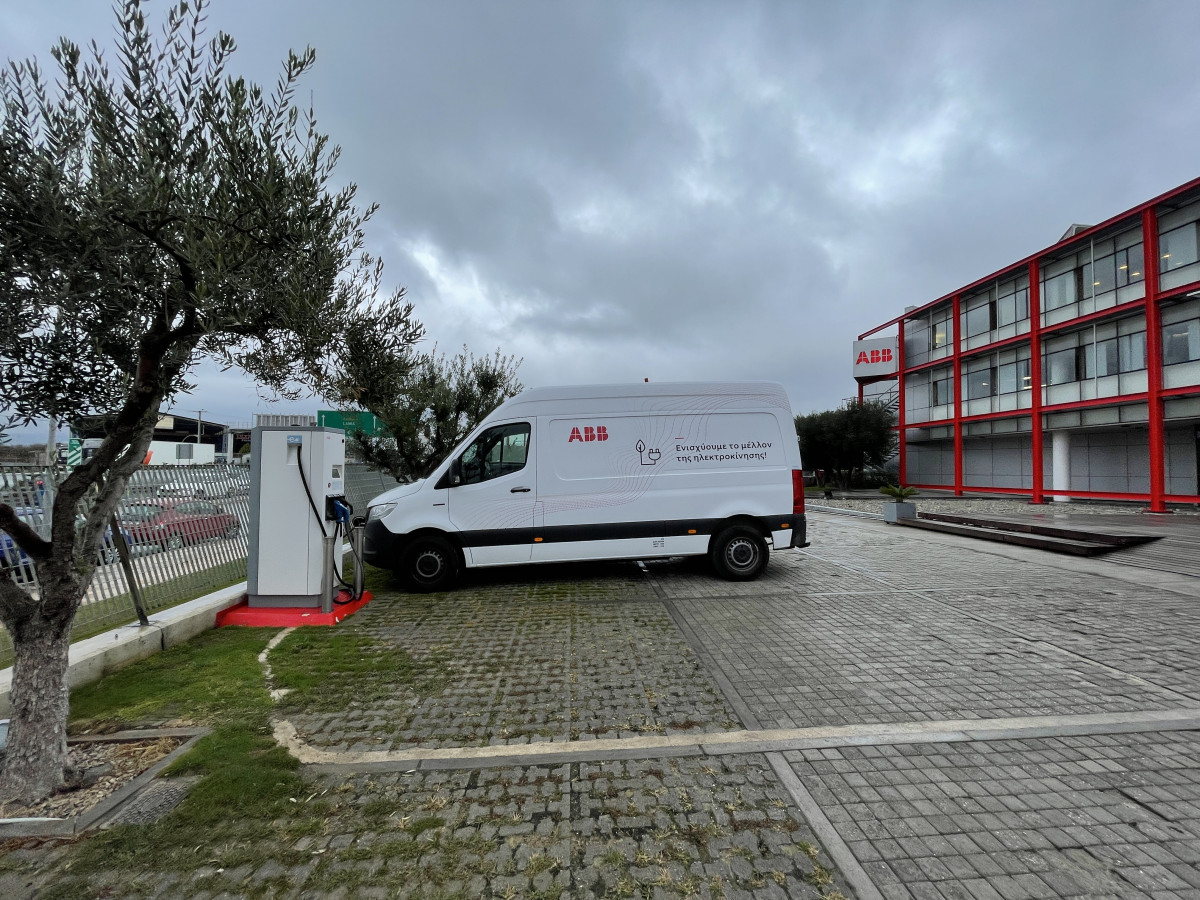 Ηλεκτρικά φορτηγά θα διανύουν 400 km με μία μόνο φόρτιση