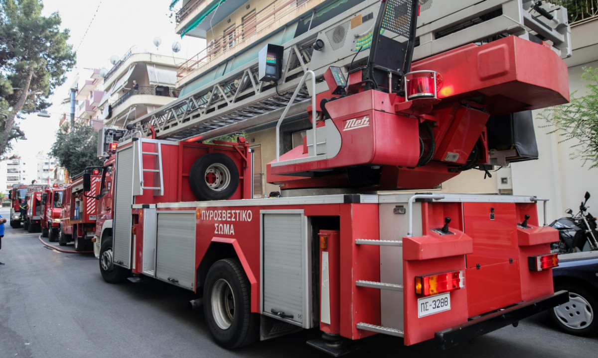Θεσσαλονίκη: Γυναίκα εντοπίστηκε αναίσθητη λόγω πυρκαγιάς σε πολυκατοικία