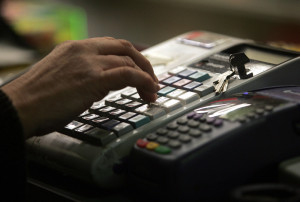 Επιστολή ΣΕΚΤ για τη διασύνδεση ταμειακών-POS: Κριτική στον ΣΕΠΕ